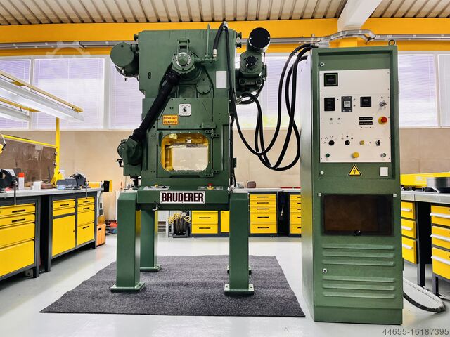 Poinçonneuse automatique BRUDERER BSTA 200