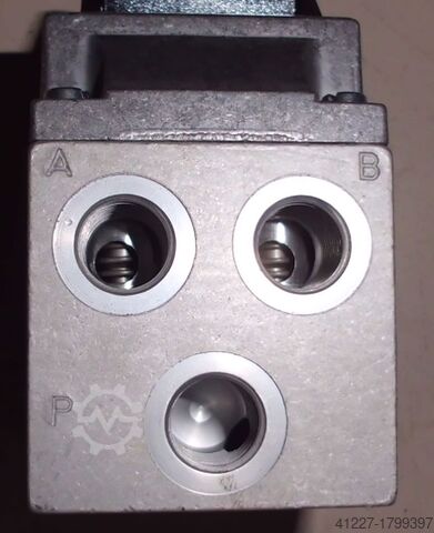 4/2 way valve Bosch