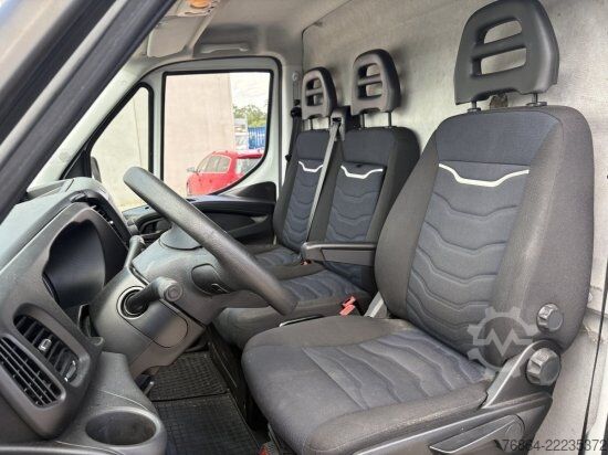 Duba panelată IVECO DAILY 35-160, IS35SC2AA KASTENWAGEN, L4H2 HEBEBüHNE, EURO 6