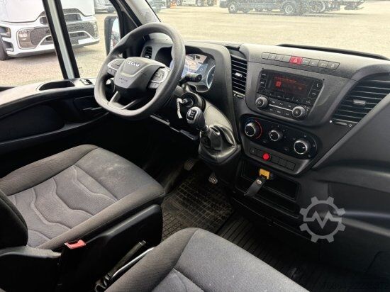 Duba panelată IVECO DAILY 35-160, IS35SC2AA KASTENWAGEN, L4H2 HEBEBüHNE, EURO 6