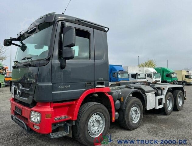 Haakarm vrachtwagen Mercedes-Benz Actros 3244 8x4 Meiller 30t.7m Container Blatt
