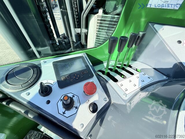 Vierwegvorkheftruck Combilift C4500 DIESEL 4900 TRIPLEX FREE-LIFT TOP1