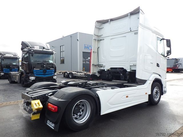 Standard tractor unit DAF XG 530 FT Skylight/Intarder/2x Tank/PTO/Spoiler