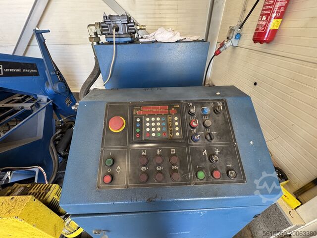Hydraulische Tafelscheren Liptovské strojárne Haco