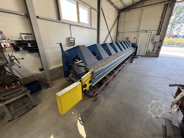 Hydraulische Tafelscheren Liptovské strojárne Haco