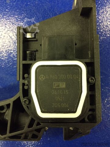 Accelerator pedal Mercedes-Benz gaspedaal actros / atego / axor 9603000004