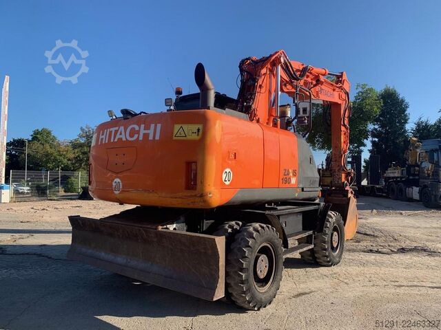 Escavatore gommato Hitachi ZX190W-5B