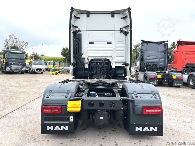 Standard trækkerunit MAN TGX 18.560 BL/Retarder/ACC/2x Tank/D30 Motor!