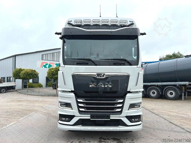 Standard trækkerunit MAN TGX 18.560 BL/Retarder/ACC/2x Tank/D30 Motor!