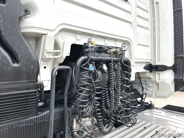 Standard trækkerunit MAN TGX 18.560 BL/Retarder/ACC/2x Tank/D30 Motor!