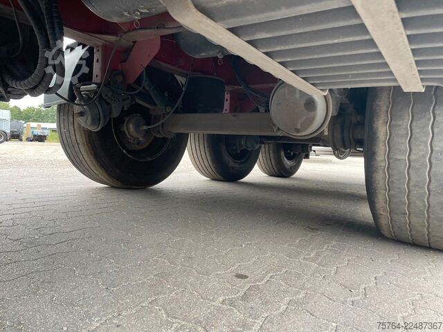 Tiptrailer KEMPF ca. 56m³ Kombikippauflieger /Schleuse/ 3 Kammern
