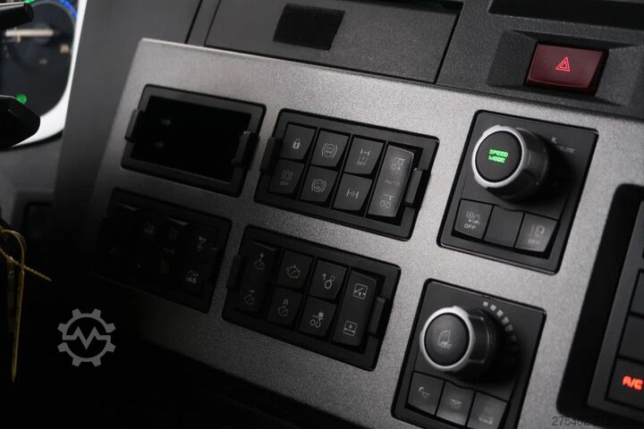 Standaard-SZM Renault T520 6x2/ RETARDER/ FULL AIR/ HYDRAULICS/ BOOGIE