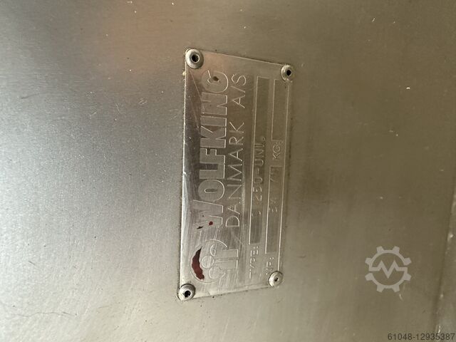 Mašina za mlevenje mesa WOLFKING C-250 UNI