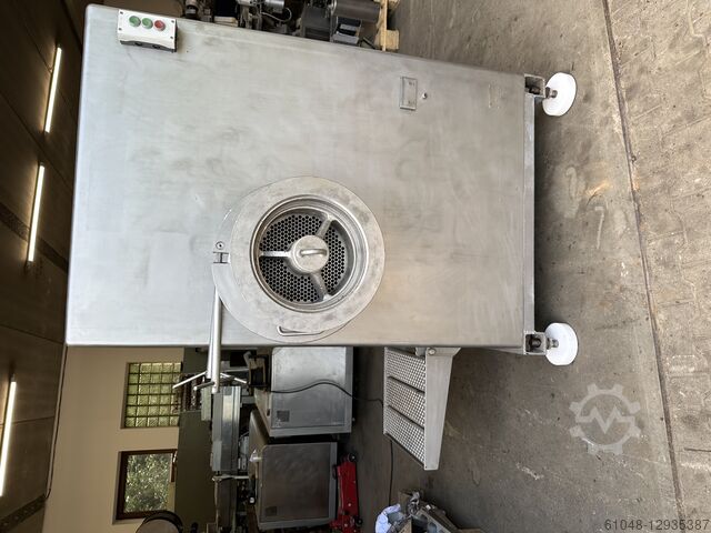 Mašina za mlevenje mesa WOLFKING C-250 UNI