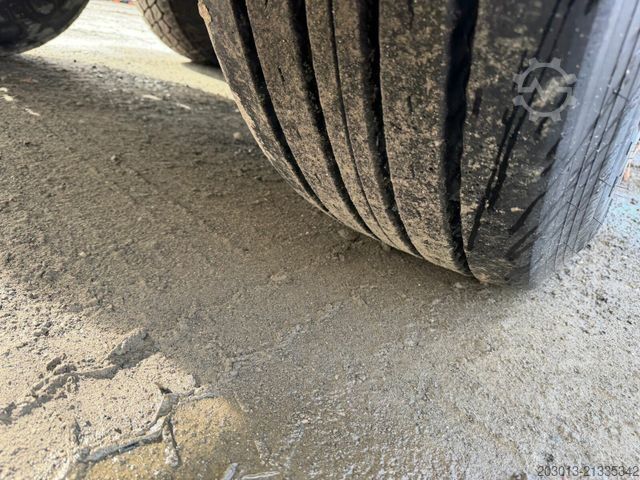 Cserélhető felépítményes félpótkocsi KRONE SD 3 Achse Pritsche