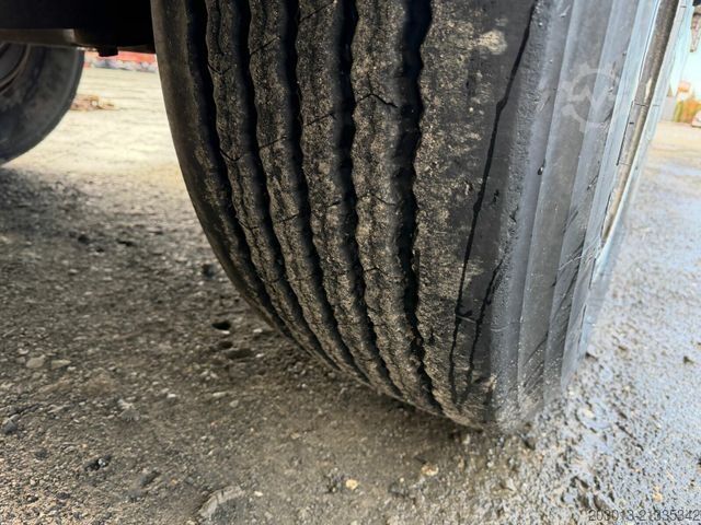 Cserélhető felépítményes félpótkocsi KRONE SD 3 Achse Pritsche