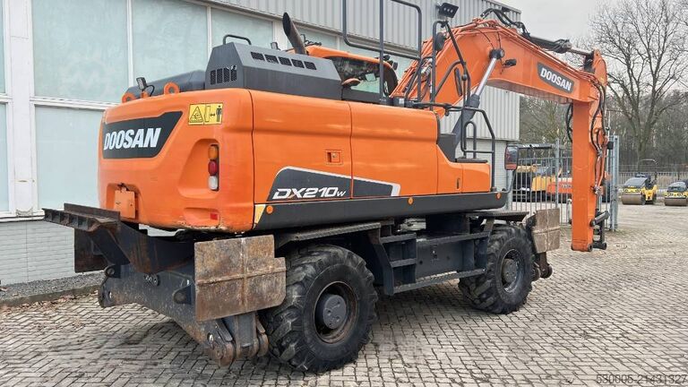 Koparka kołowa Doosan DX 210 W-5     2020