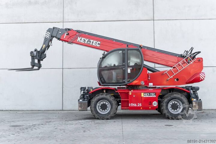 Telescopische lader Magni RTH 6.25
