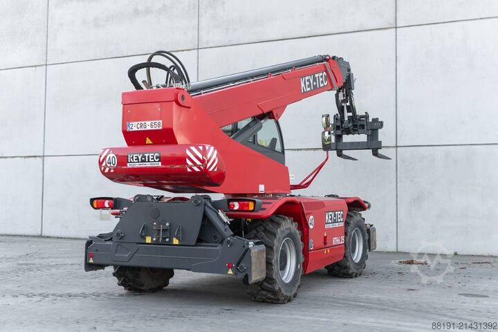 Telescopische lader Magni RTH 6.25