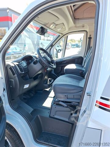 Autocaravana semi-integrada BÜRSTNER Campeo TD 736