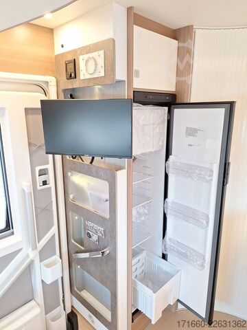 Halvintegrerad husbil BÜRSTNER Lyseo TD 684 G Winter Paket