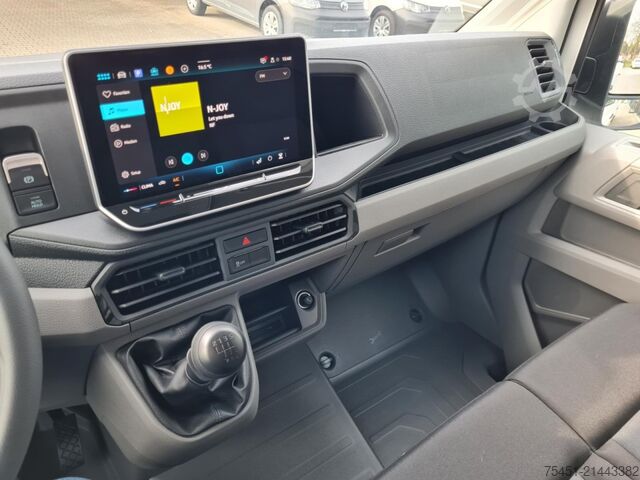 Pick-up van VW Crafter 35 Doka Pritsche L4 AHK Heckfenster PDC