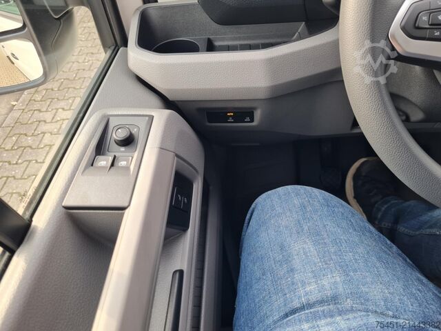 Pick-up van VW Crafter 35 Doka Pritsche L4 AHK Heckfenster PDC