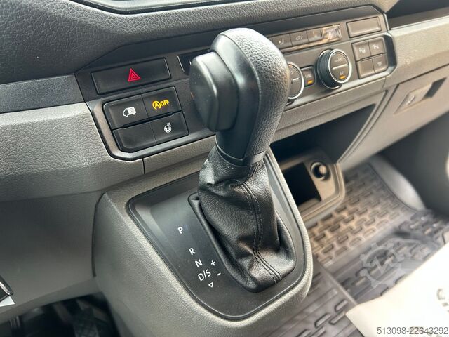 Hög tak skåpbil VW CRAFTER LANG HOCH ACC NAVI SPURHALTE. STANDHZG