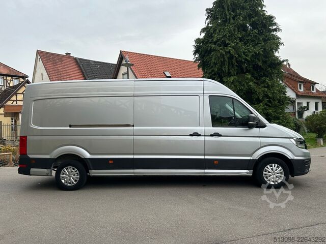 Hög tak skåpbil VW CRAFTER LANG HOCH ACC NAVI SPURHALTE. STANDHZG