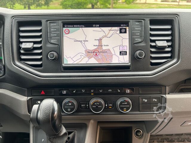 Hög tak skåpbil VW CRAFTER LANG HOCH ACC NAVI SPURHALTE. STANDHZG