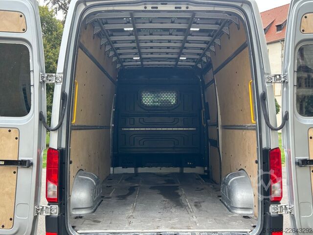 Hög tak skåpbil VW CRAFTER LANG HOCH ACC NAVI SPURHALTE. STANDHZG