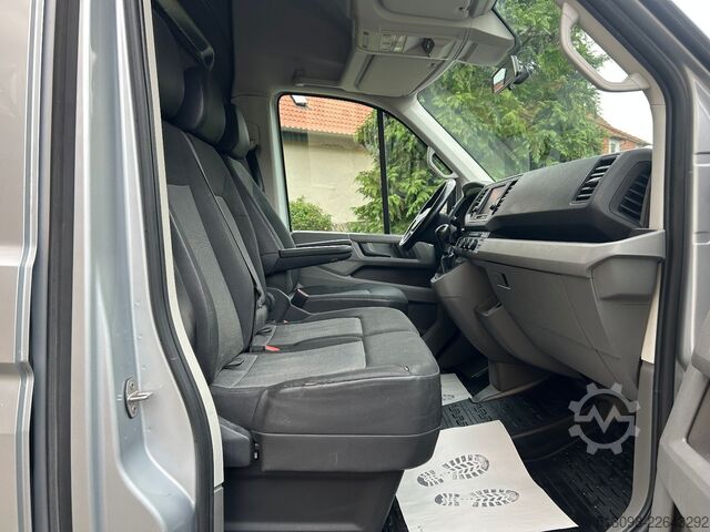 Hög tak skåpbil VW CRAFTER LANG HOCH ACC NAVI SPURHALTE. STANDHZG