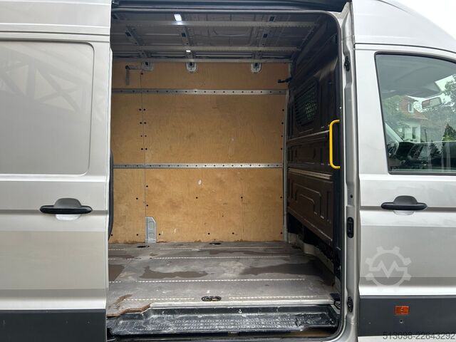 Hög tak skåpbil VW CRAFTER LANG HOCH ACC NAVI SPURHALTE. STANDHZG