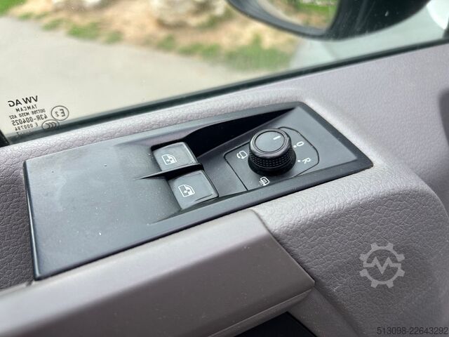 Hög tak skåpbil VW CRAFTER LANG HOCH ACC NAVI SPURHALTE. STANDHZG