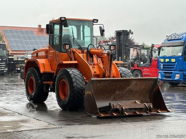 Hjullastare DOOSAN DL 200 inkl. Schaufel & Gabel Bj.2013 107kW