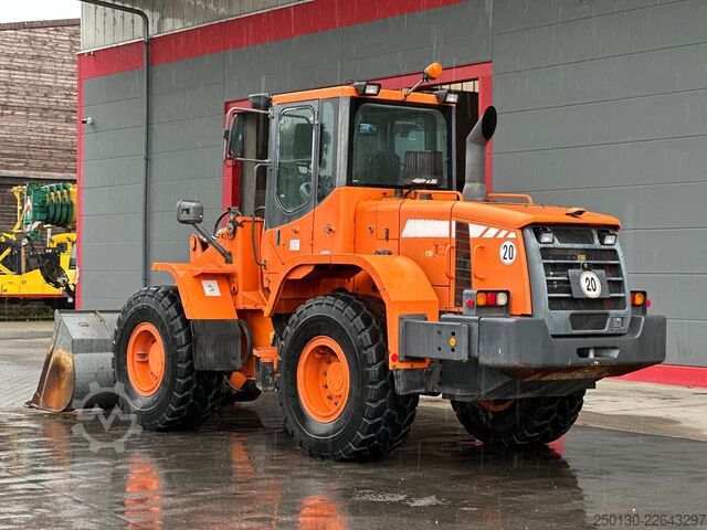 Hjullastare DOOSAN DL 200 inkl. Schaufel & Gabel Bj.2013 107kW