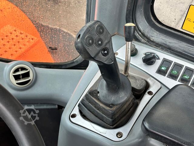 Hjullastare DOOSAN DL 200 inkl. Schaufel & Gabel Bj.2013 107kW