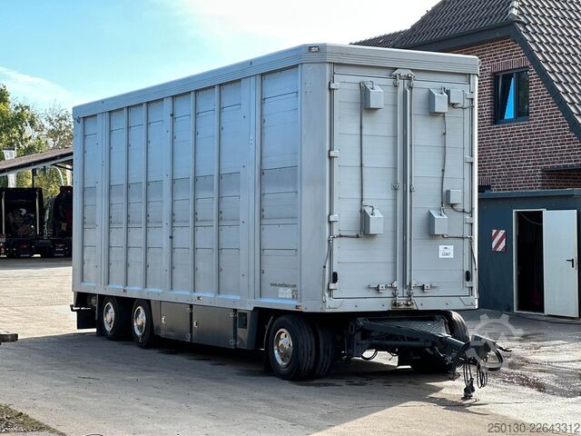 Hästtransportsläp MENKE-JANZEN 2.Stock Viehanhänger * Hubdach* Tränke* 39m²