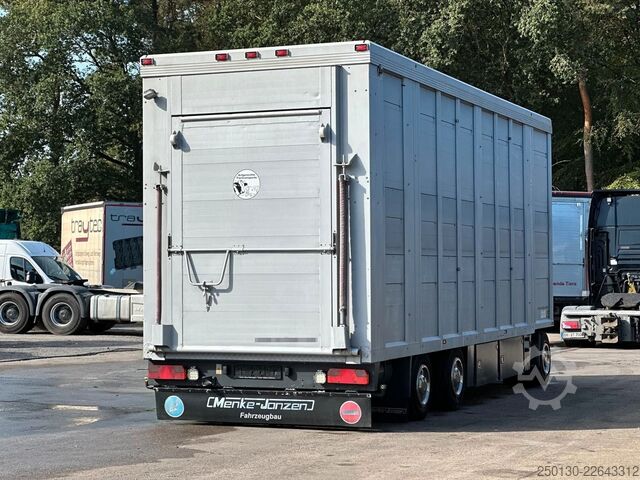 Hästtransportsläp MENKE-JANZEN 2.Stock Viehanhänger * Hubdach* Tränke* 39m²
