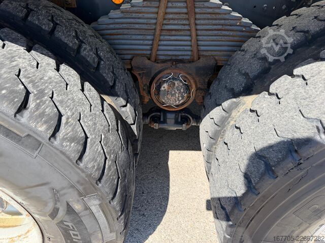 Betongblandarbilar Iveco Trakker 450