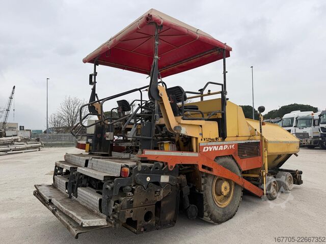 Finitrice per asfalto gommata Dynapac F121-6W