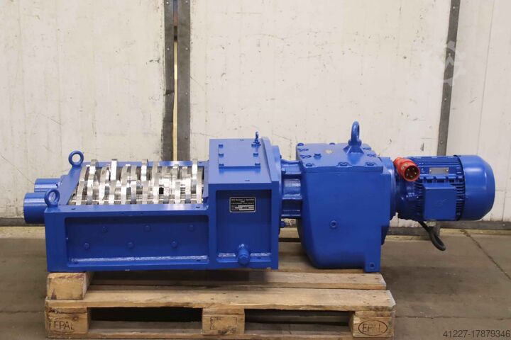 Tocătorul cu arbore dublu MOCO AZ11