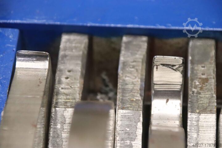 Tocătorul cu arbore dublu MOCO AZ11