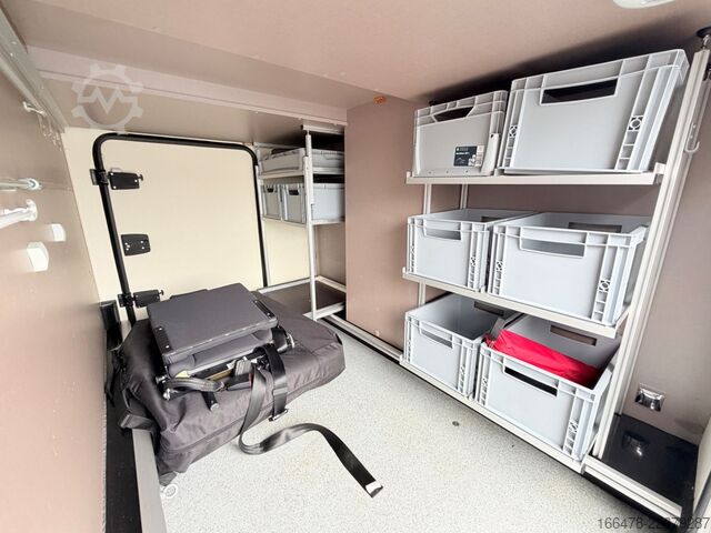 Halvintegrerad husbil BÜRSTNER Lyseo Harmony T 728 Einzelbetten-Hubbett-1.Hand
