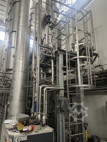 Evaporation station for apple concentrate