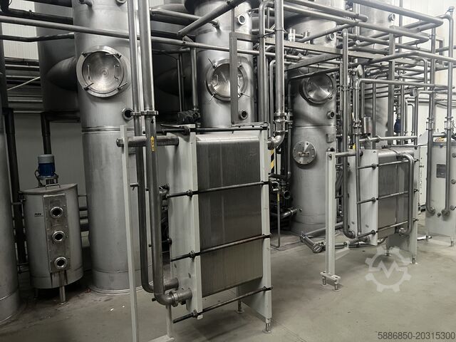 Evaporation station for apple concentrate