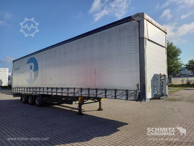 Auflieger mit Pritsche & Plane Schmitz Cargobull Curtainsider Mega Getränke