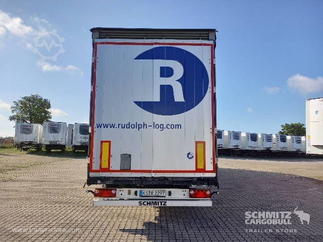 Auflieger mit Pritsche & Plane Schmitz Cargobull Curtainsider Mega Getränke