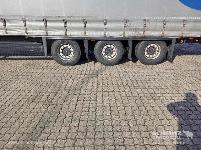 Auflieger mit Pritsche & Plane Schmitz Cargobull Curtainsider Mega Getränke
