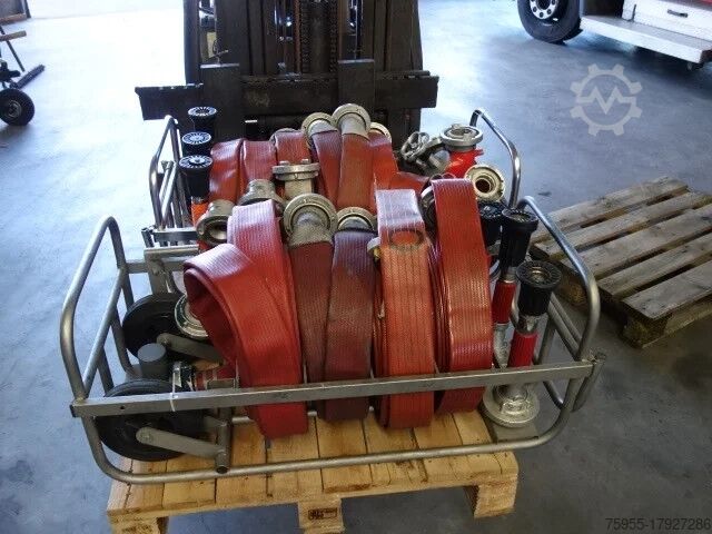 Brandweerwagen Mercedes-Benz 80euro fire hose